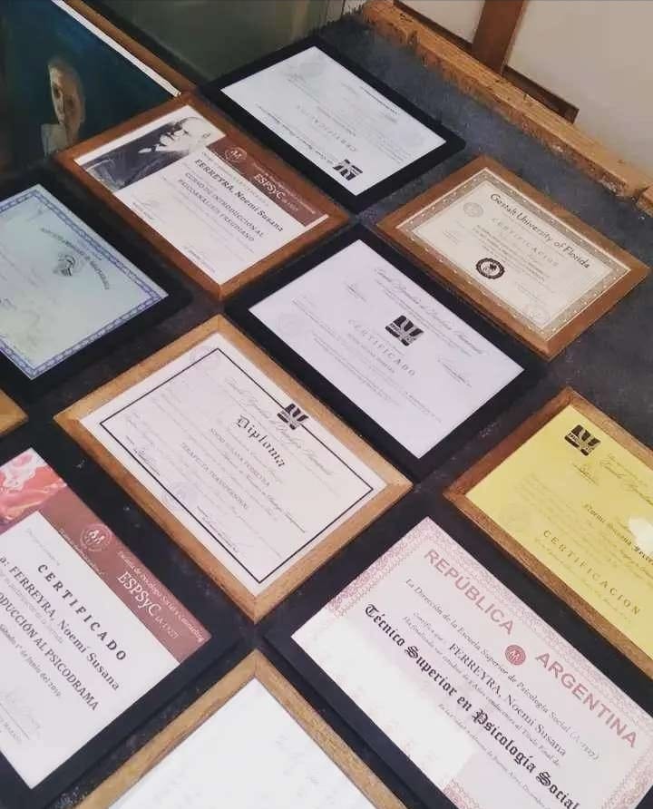 Enmarcado de títulos y diplomas